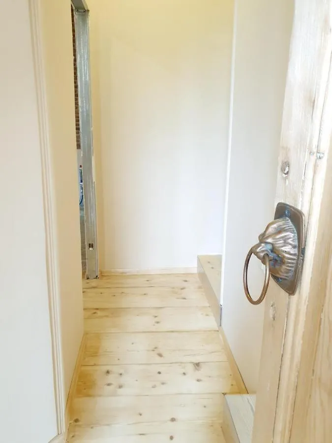 2 Bedroom 2 Bathroom Historic Apartment Newly Renovated In Tbilisi Center 0*,  Grúzia